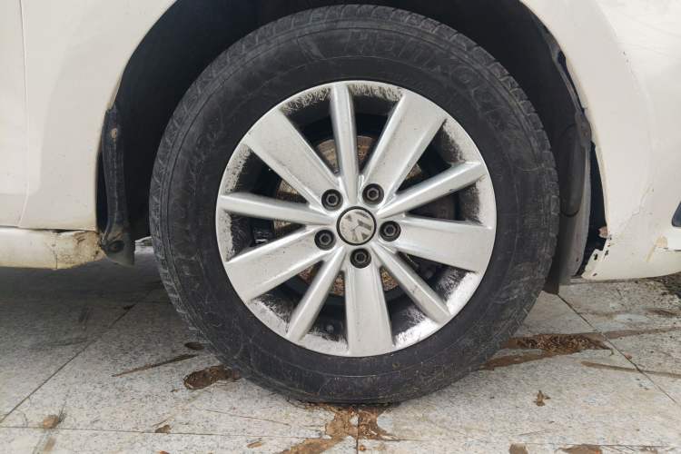 Used Volkswagen Santana 2016 1.6L Automatic Fashion Edition Right Front Wheel Hub