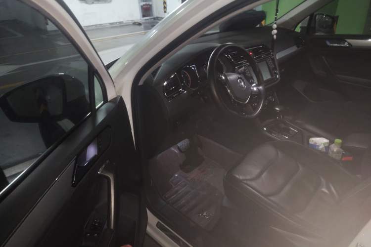 Used Volkswagen Tiguan L 2018 330TSI Automatic Two-Wheel Drive Luxury Edition Driver Seat