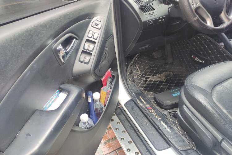 Used Hyundai ix35 2013 2.0L Automatic Two-Wheel Drive Smart GLS China IV Standard
