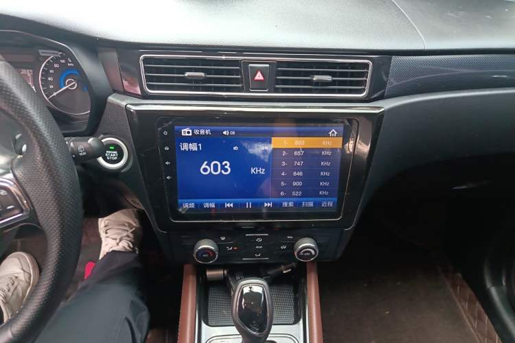 Used Dongfeng Fengon 580 2017 1.5T CVT Luxury Model Audio And AC Panel