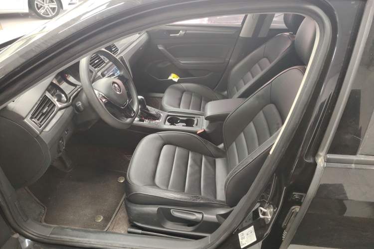 Used Volkswagen Passat 2017 280TSI DSG Luxury Edition
