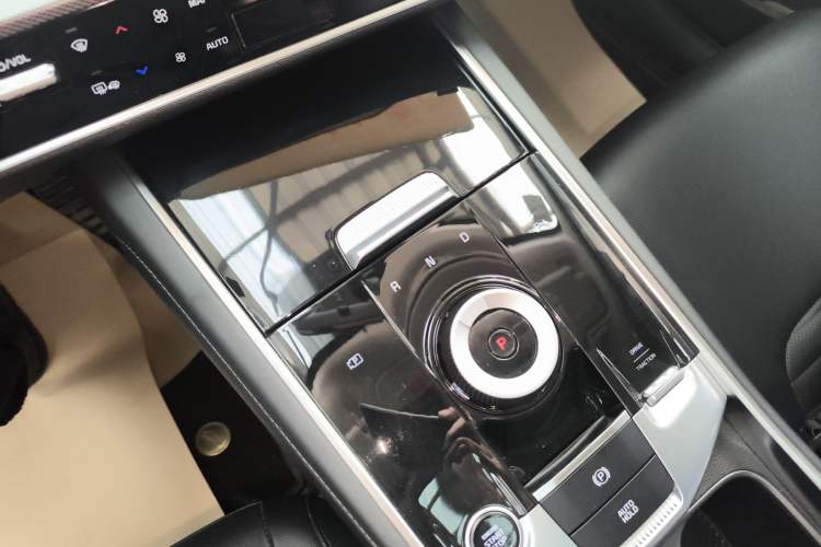 Used Kia Sportage (Chinese Domestic Model) 2023 2.0T Two-Wheel-Drive Prestige Edition
