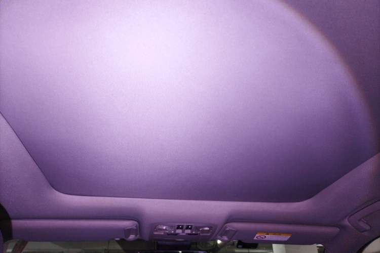 Used Toyota Highlander 2018 2.0T Four-Wheel Drive Luxury Edition 7 Seats China V Emission Standard Headliner