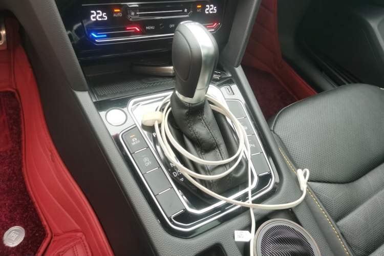 Used Volkswagen FAW-Volkswagen CC 2024 380TSI Striking Edition Gear Lever