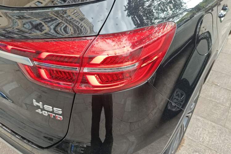 Used Hongqi HS5 2022 2.0T Smart Connect Flagship All-Wheel-Drive Version Right Rear Taillight