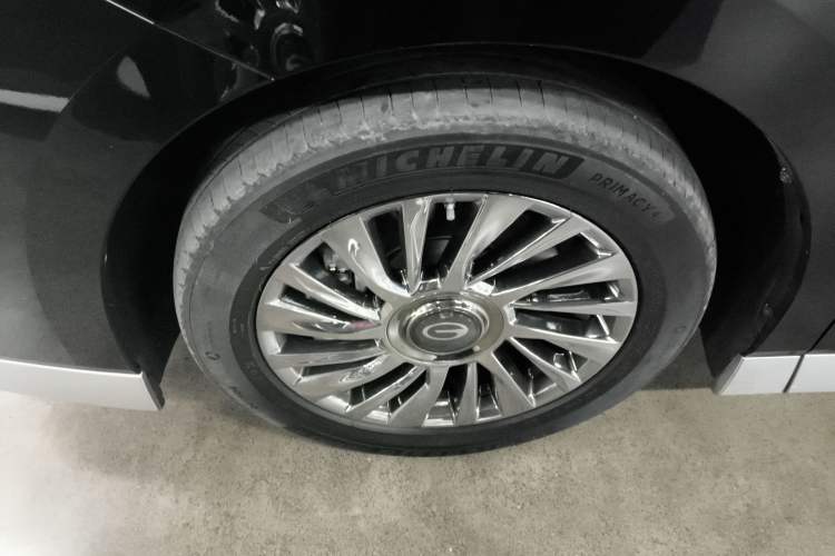 Used GAC Trumpchi M8 2024 Zongshi Series 400T Pioneer Edition Left Front Wheel Hub