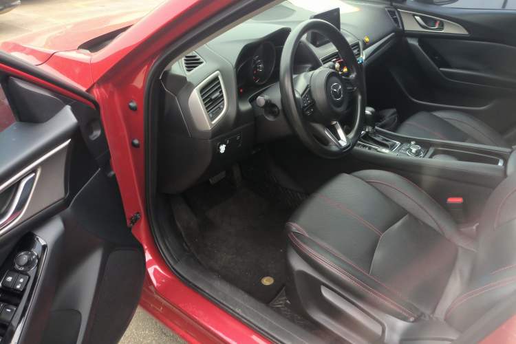 Used Mazda 3 Axela 2017 Hatchback 1.5L Automatic Luxury Model Emission Standard China V