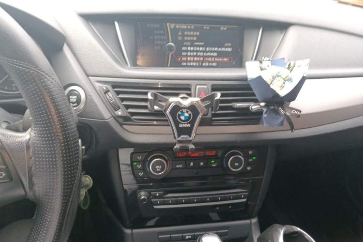 Used BMW X1 2012 sDrive18i Luxury Edition Audio And AC Panel