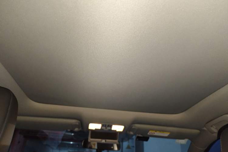 Used Toyota Highlander 2015 2.0T Two-Wheel Drive Luxury Edition 7 Seats Headliner