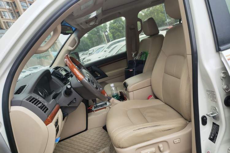 Used Toyota Land Cruiser 2015 4.0L V6 Middle East Limited Edition Left Front Seat