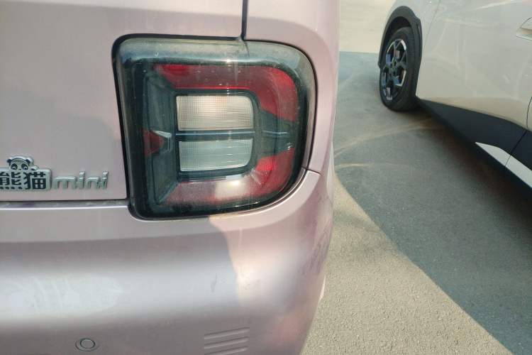 Used Geely Galaxy Panda 2024 Panda Mini 200km Endurance Bear Exterior 3