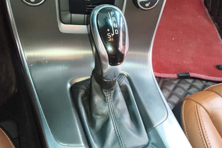 Used Volvo V60 2014 T5 Zhiya Edition