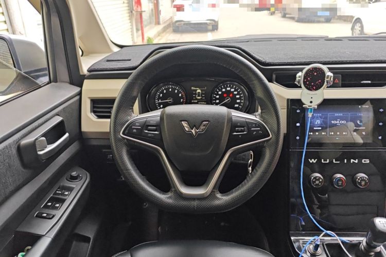 Used Wuling Hongguang PLUS 2019 1.5T Manual Luxury 7-Seater
