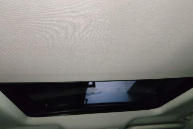 Used Ford Kuga 2015 1.5L GTDi Four-Wheel-Drive Elite Model Headliner