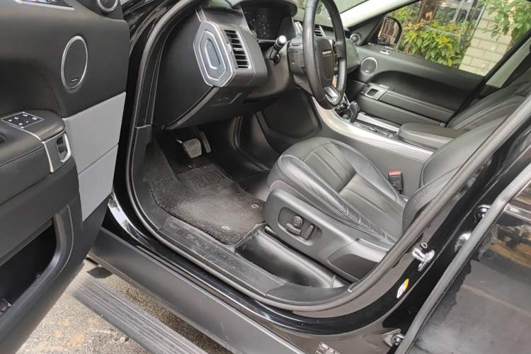 Used Land Rover Range Sport 2021 3.0 L6 SE Driver Seat