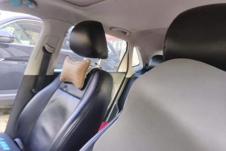 Used Volkswagen Polo 2016 1.6L Automatic Comfort Model
