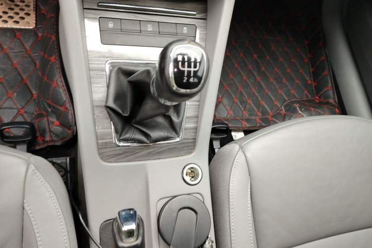 Used Skoda Octavia 2015 1.6L Manual Yijie Edition