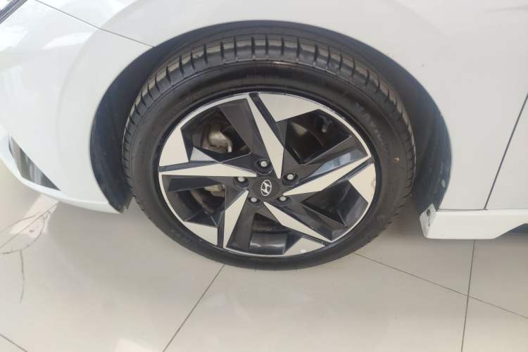 Used Hyundai Elantra 2021 1.5L CVT LUX Prestige Edition