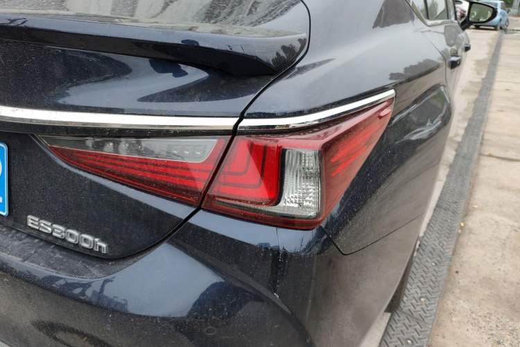 Used Lexus ES 2020 300h Deluxe Edition Right Rear Taillight