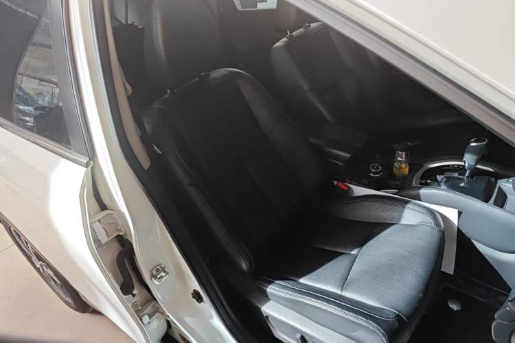 Used Nissan X-Trail 2020 2.5L XL ITS CVT 4WD Deluxe Navigation Edition Right Front Seat