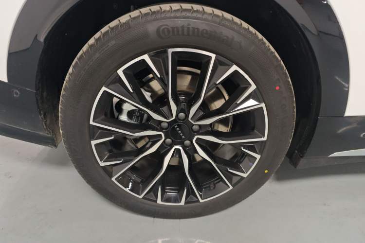 Used Zeekr 7X 2025 100 kWh Long-Range Rear-Wheel Drive with Intelligent Driving Features