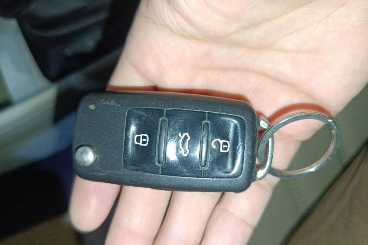 Used Skoda Rapid 2015 1.6L Automatic Smart Selection Model
