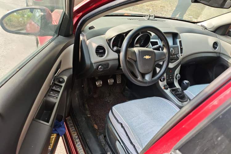 Used Chevrolet Cruze 2012 1.6L SE MT
