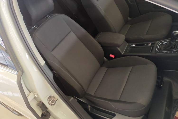 Used Volkswagen Golf 2020 200TSI DSG Comfortable and Ambitious Edition