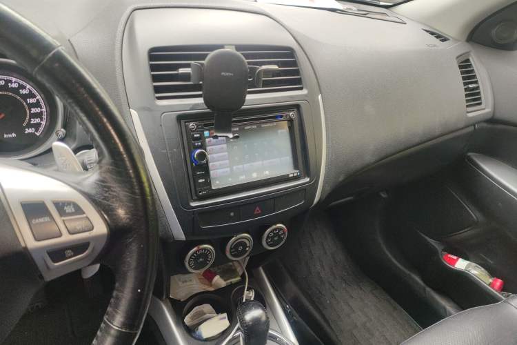 Used Mitsubishi ASX 2011 2.0 L Two-Wheel Drive XuanYi Version