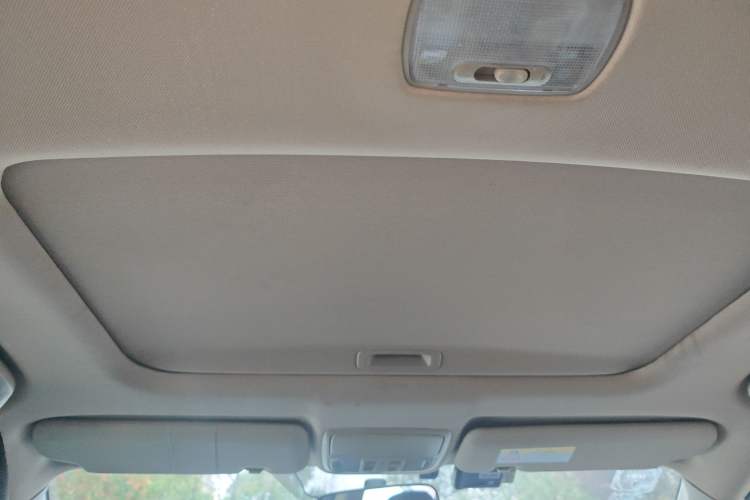 Used Honda CR-V 2016 2.0L two-wheel drive Urban Edition Headliner