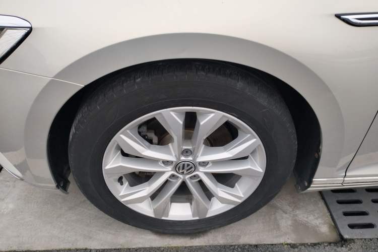 Used Volkswagen Magotan 2019 330TSI DSG Luxury Model China V Standard Exterior 4