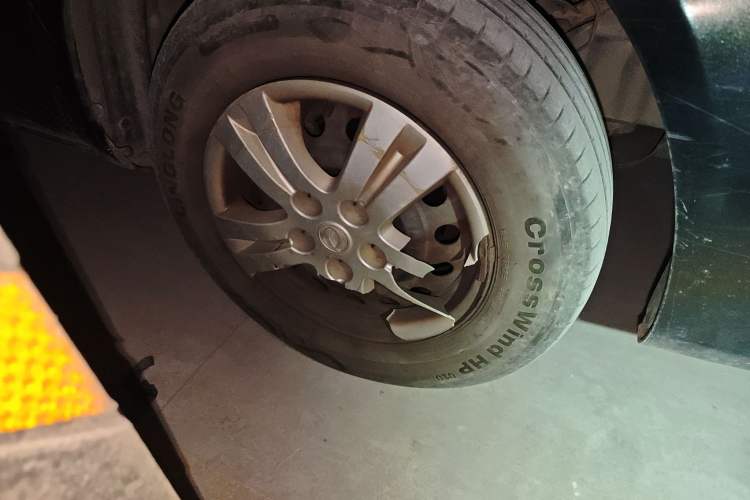 Used FORTHING Lingzhi 2019 M5L 1.6L 9-Seater Base Model China VI Standard Right Front Wheel Hub