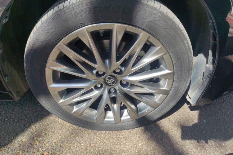 Used Toyota Avalon 2022 Dual-Engine 2.5L XLE Premium Edition Right Front Wheel Hub