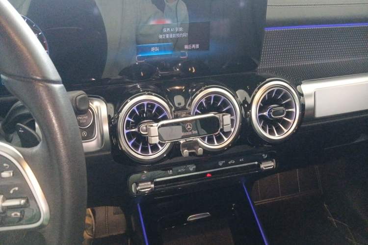 Used Mercedes-Benz GLB 2023 GLB 220 Sport Edition Audio And AC Panel