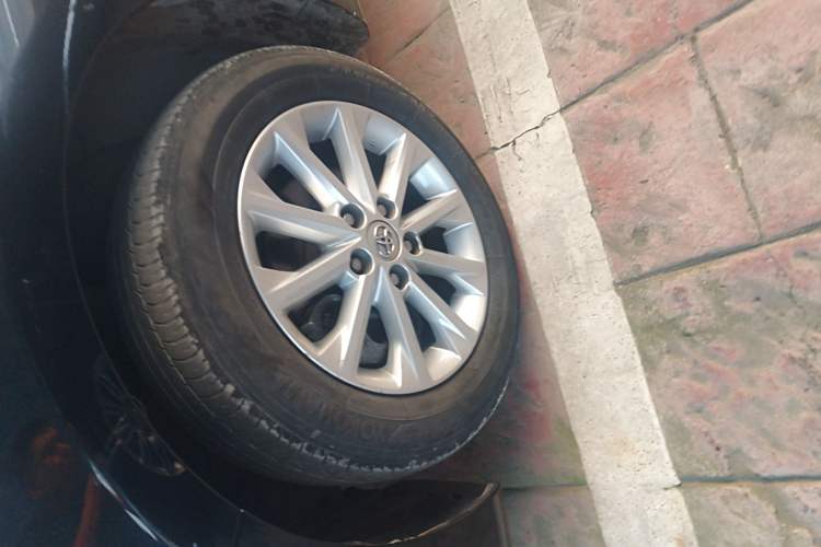 Used Toyota Camry 2015 2.0E Elite Edition Left Front Wheel Hub