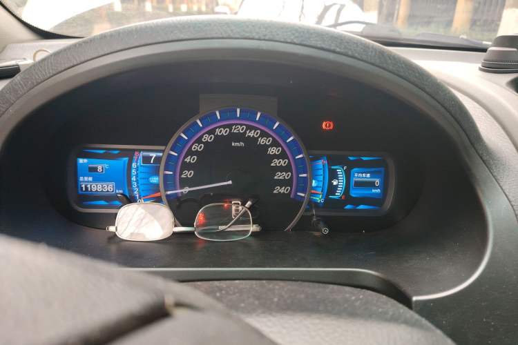 Used BYD S6 2014 2.0L Manual Luxury 5-Seater