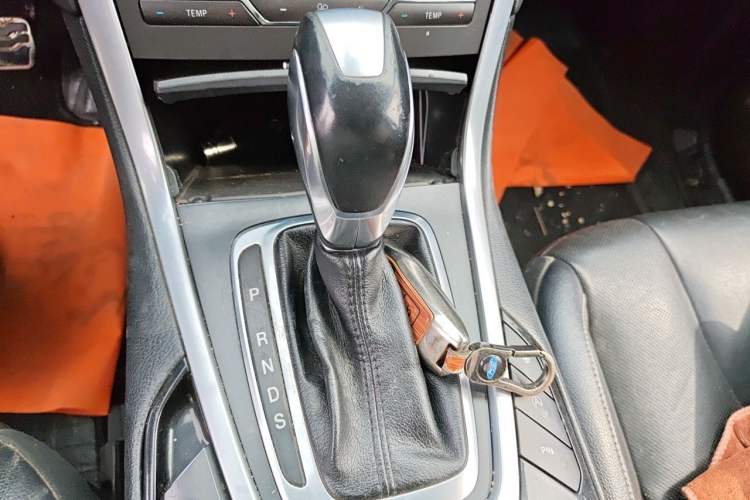 Used Ford Edge 2015 2.0T GTDi Four-Wheel Drive Prestige Model
