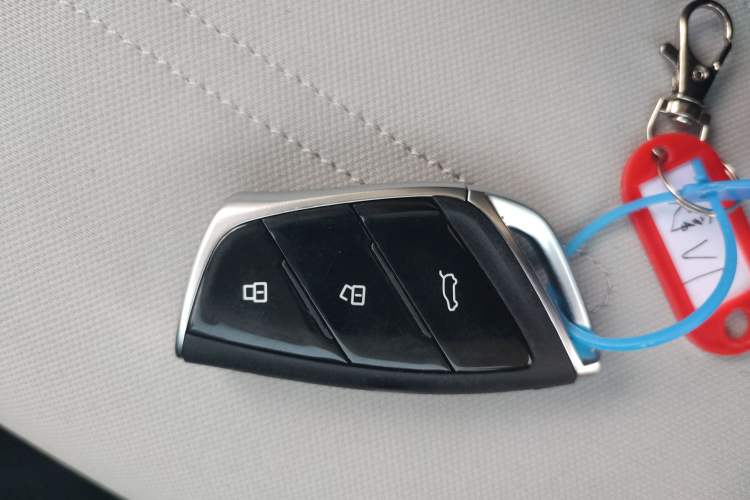 Used SAIC MAXUS Dana V1 2023 V1 Short Wheelbase High Roof (43 kWh)