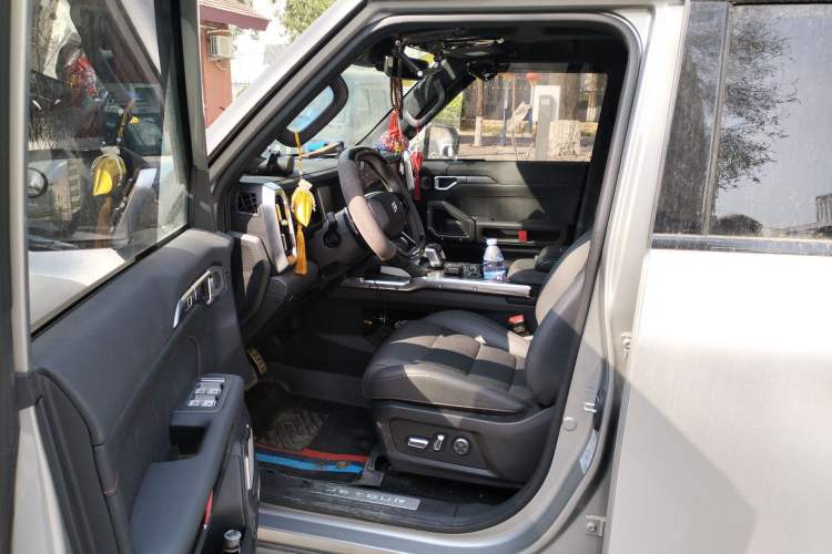 Used JETOUR Traveler 2024 2.0T All-Wheel-Drive Silver Dragon Wings