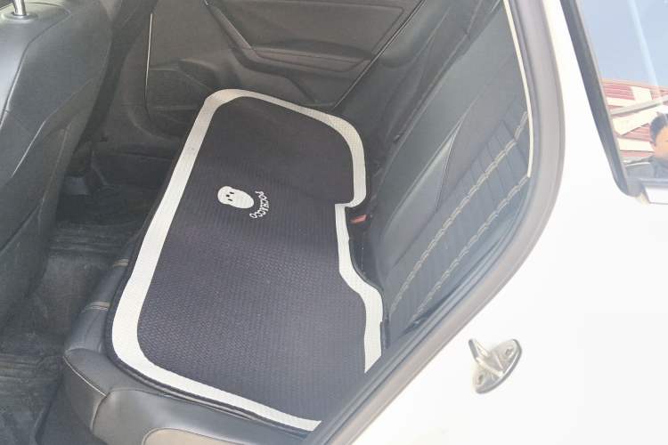 Used Volkswagen Lavida 2018 Hatchback 200TSI DSG Comfort Edition China V Standard Left Rear Seat