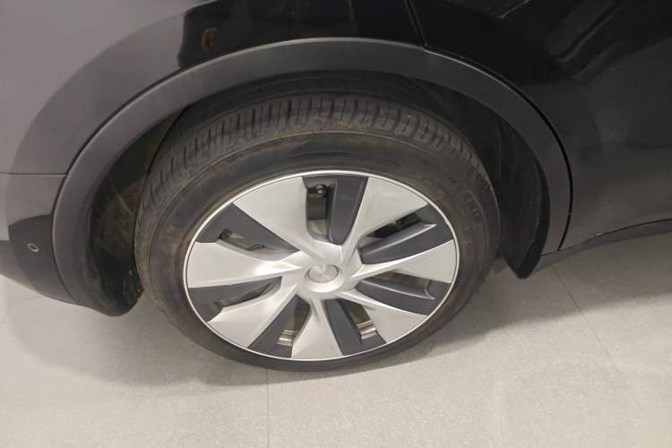 Used Tesla Model Y 2022 Rear-Wheel-Drive Version Right Rear Wheel Hub