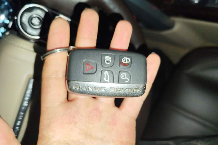 Used Land Rover Range 2014 Revised 3.0 SC V6 Vogue
