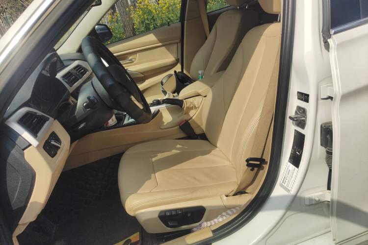 Used BMW 3 Series 2013 320Li Fashion Model
