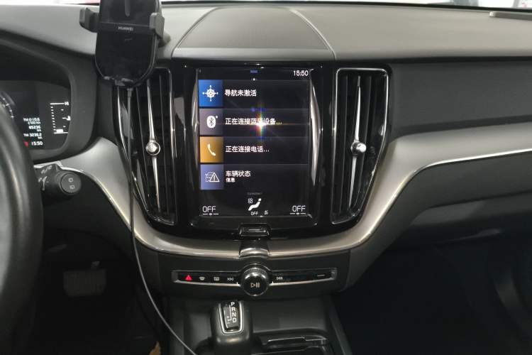 Used Volvo XC60 2021 T5 4x4 Smart Luxury Edition Audio And AC Panel