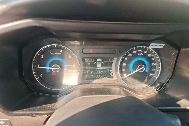 Used Dongfeng Fengon 580 2017 1.8L Manual Comfort Model Instrument Cluster