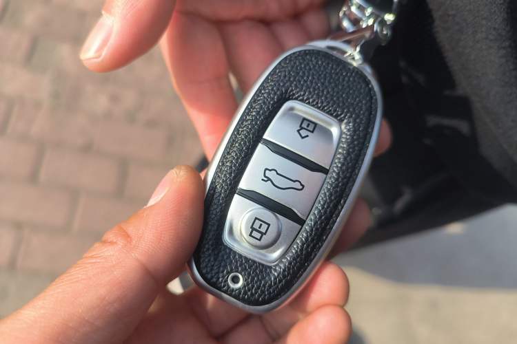 Used BYD Song L DM-i 2024 112 km Leading Edition
