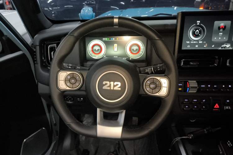 Used 212 T01 2025 2.0T Changfeng
