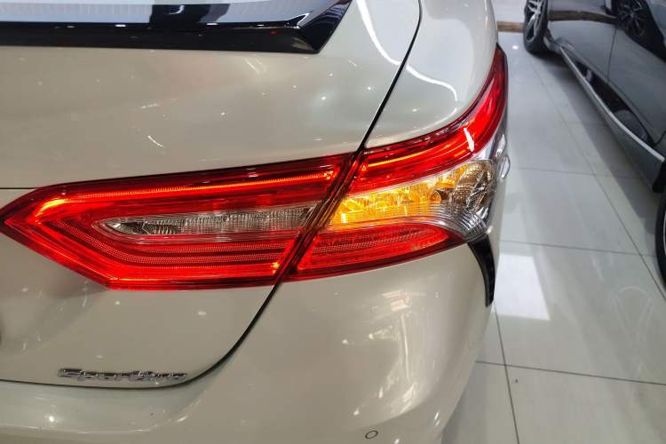 Used Toyota Camry 2021 2.0S FENGSHANG Edition Right Rear Taillight
