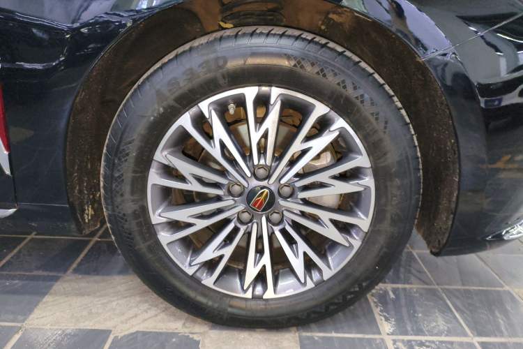 Used Hongqi H5 2024 1.5T DCT Smart Connect Flagship Edition Right Rear Wheel Hub