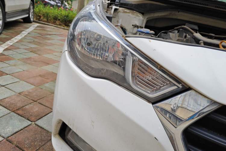 Used Hyundai Verna (new generation) 2016 1.4L Manual Cool Edition GLS Right Front Headlight